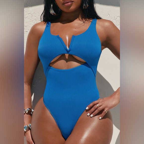 Fashion Nova By The Shore V-Wire Cutout Ribbed One-Piece Swimsuit – Royal Blue S - Picture 2 of 7